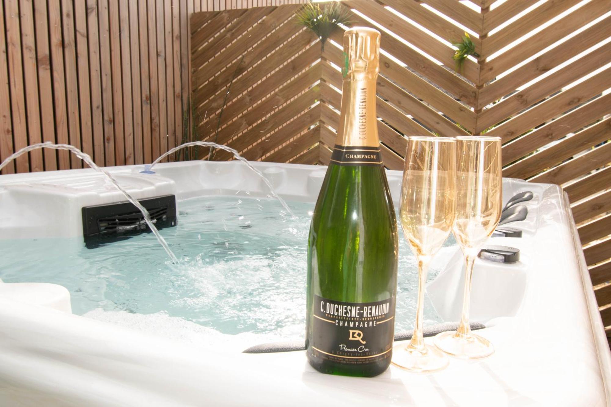 Les 2 Fees - Jacuzzi - Deco Feerique * Montfort-sur-Meu