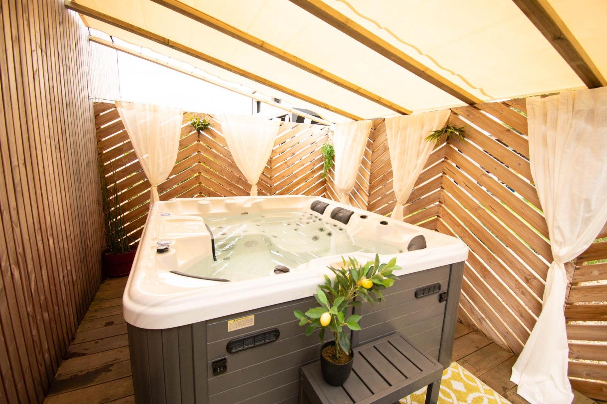 Les 2 Fees - Jacuzzi - Deco Feerique